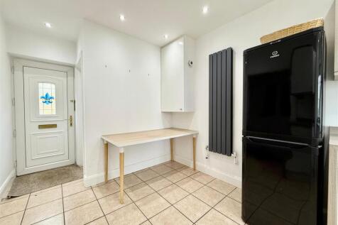 Kitchen / Dining