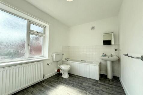 Bathroom (5).jpg