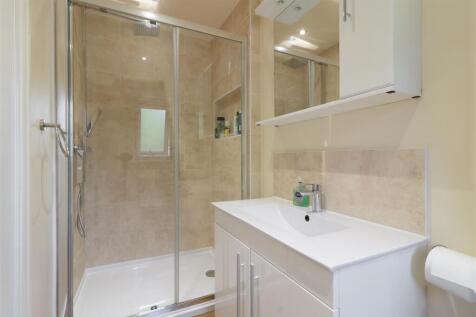 10 En Suite (1).jpg