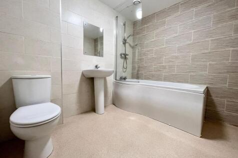 USE bathroom (10).jpg