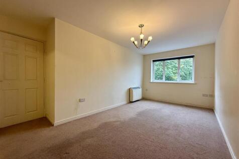 2 Living Room.JPEG