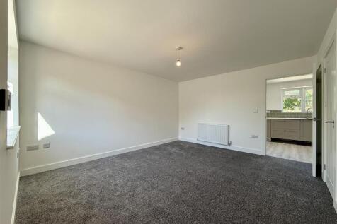 7 Living Room.JPEG