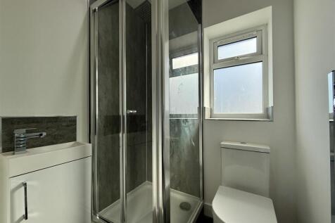 11 En-Suite.JPEG