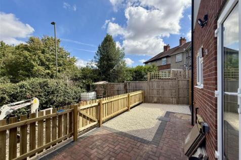 15 Rear Garden.JPEG