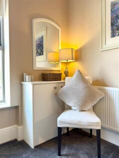 Bedroom feature (5).jpg