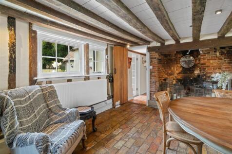 End Cottage-9.jpg