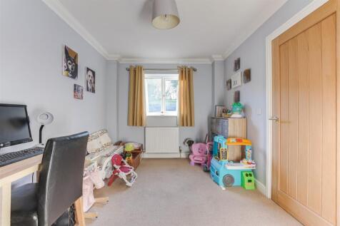 4 The Spinney-15.jpg