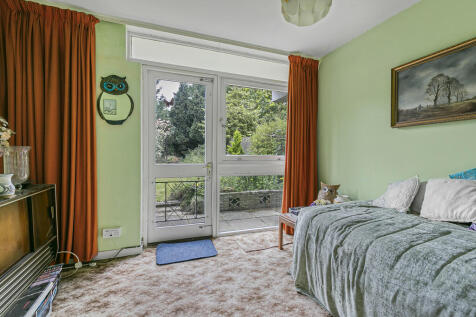 8 Deena Close 28