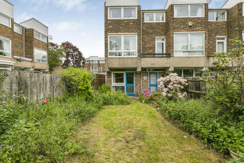 8 Deena Close 33