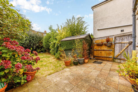 42 Clitherow Aven...
