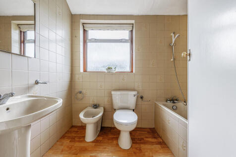 42 Clitherow Aven...