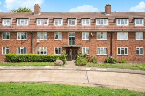 33 Walpole Close-...