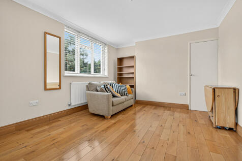 33 Walpole Close-...