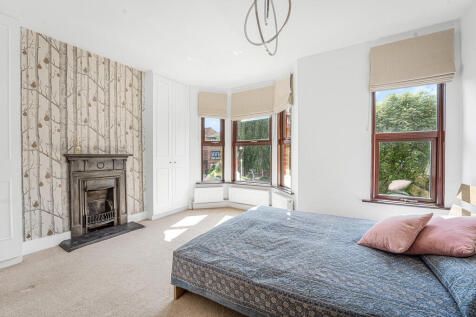 150 Northcroft Ro...