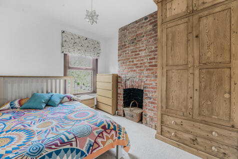 150 Northcroft Ro...