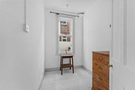 Little Ealing Lan...