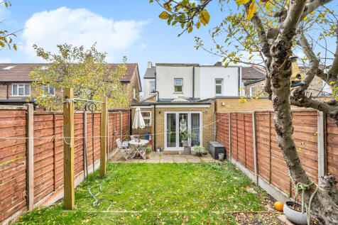 172 Whitestile Rd...