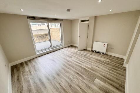 2_9 Phoenix Court...