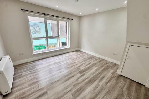 2_9 Phoenix Court...