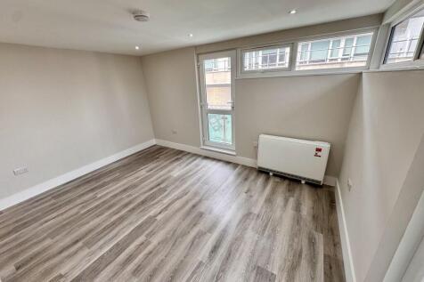 1_9 Phoenix Court...