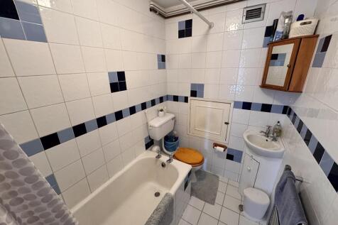 25 Mount Court - ...