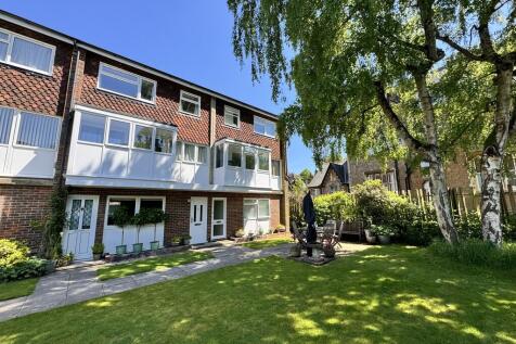 22 Glebe Court - ...
