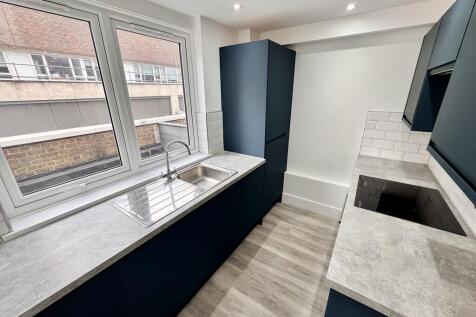 4_9 Phoenix Court...