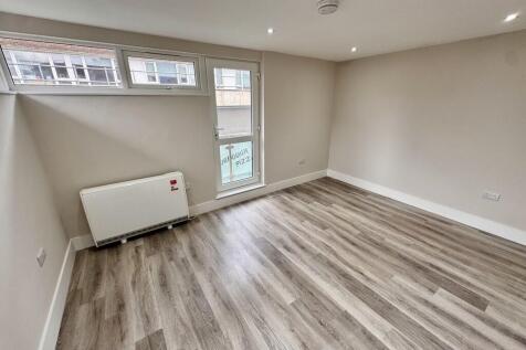 3_9 Phoenix Court...