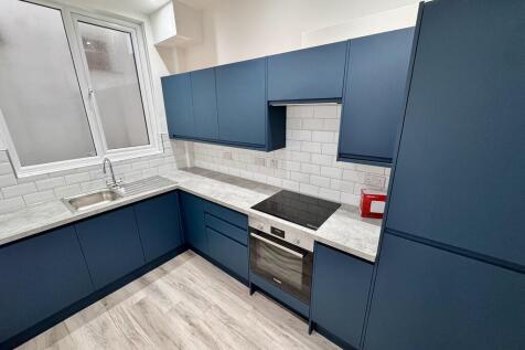 3_9 Phoenix Court...
