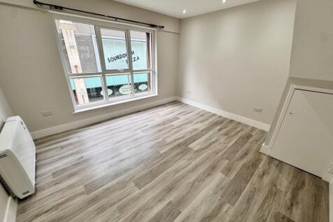 3_9 Phoenix Court...