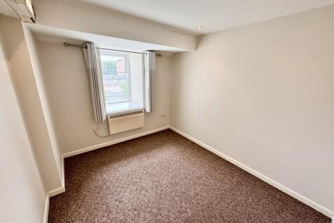 38 Springside Cou...