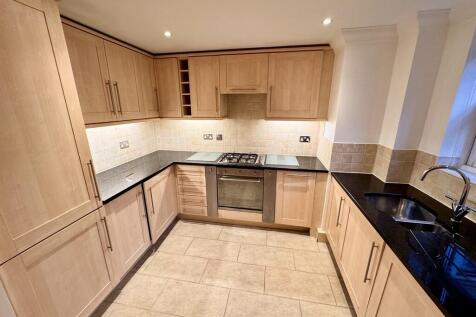 2 Eastgate Lodge ...