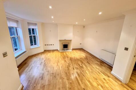 2 eastgate Lodge ...