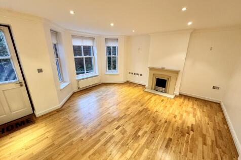 2 Eastgate Lodge ...