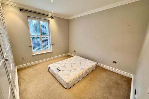 6 Turret House - ...