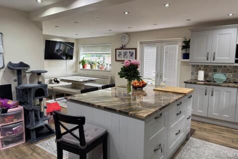 10 Eustace Road -...
