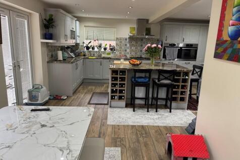 10 Eustace Road -...