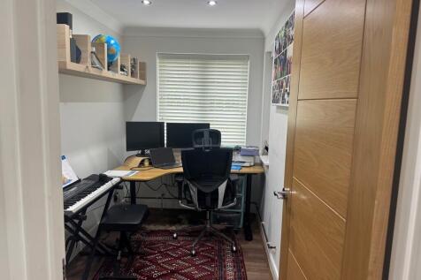 10 Eustace Road -...