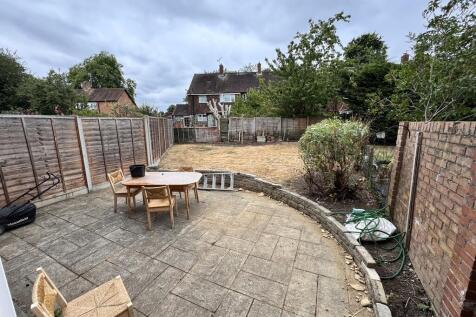 13 Almond Close -...