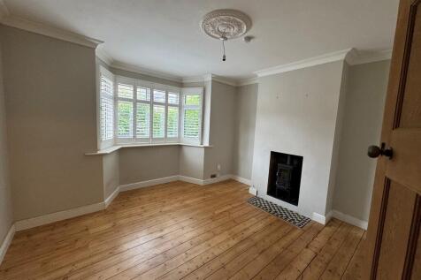 17 Cherry Tree Av...