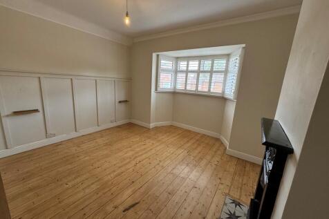 17 Cherry Tree Av...