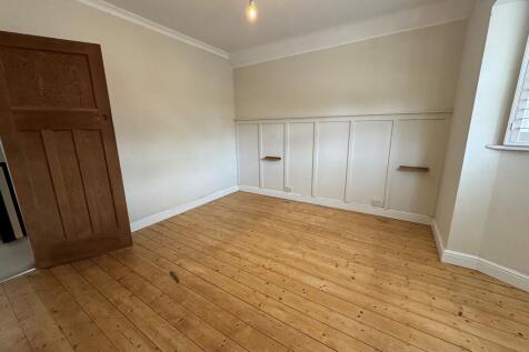 17 Cherry Tree Av...