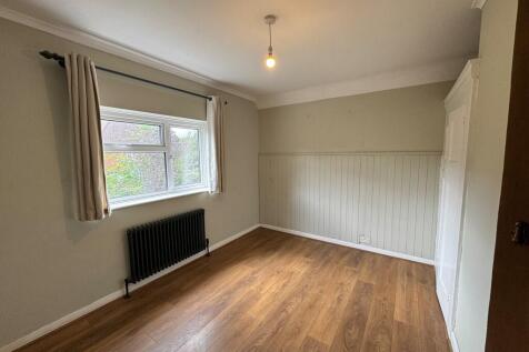 17 Cherry Tree Av...