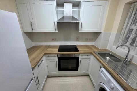 31 Tongham Meadow...