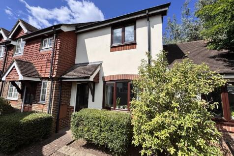 16 Little Manor G...
