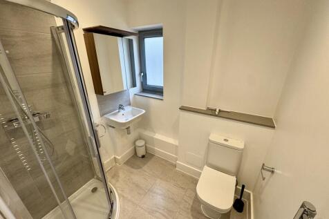 17 ST James House...