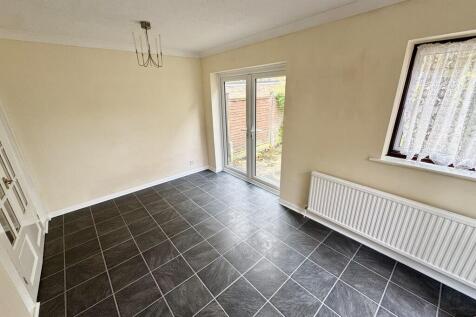 90 Broadacres - D...