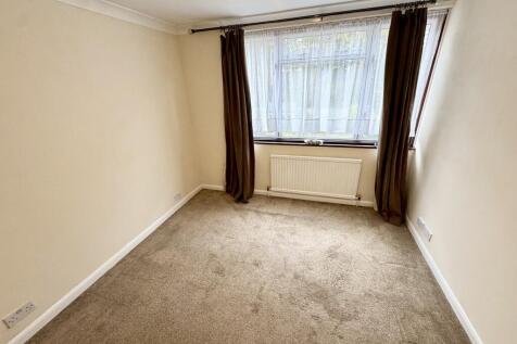 90 Broadacres - B...