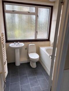 90 Broadacres - B...