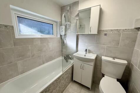 7 Hillside Court ...